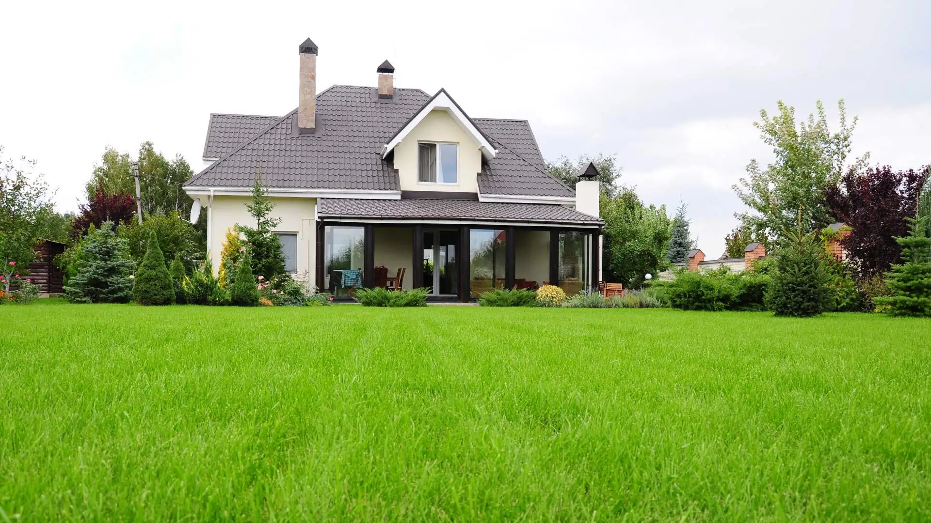 Maintained green lawn in Quakertown, PA.