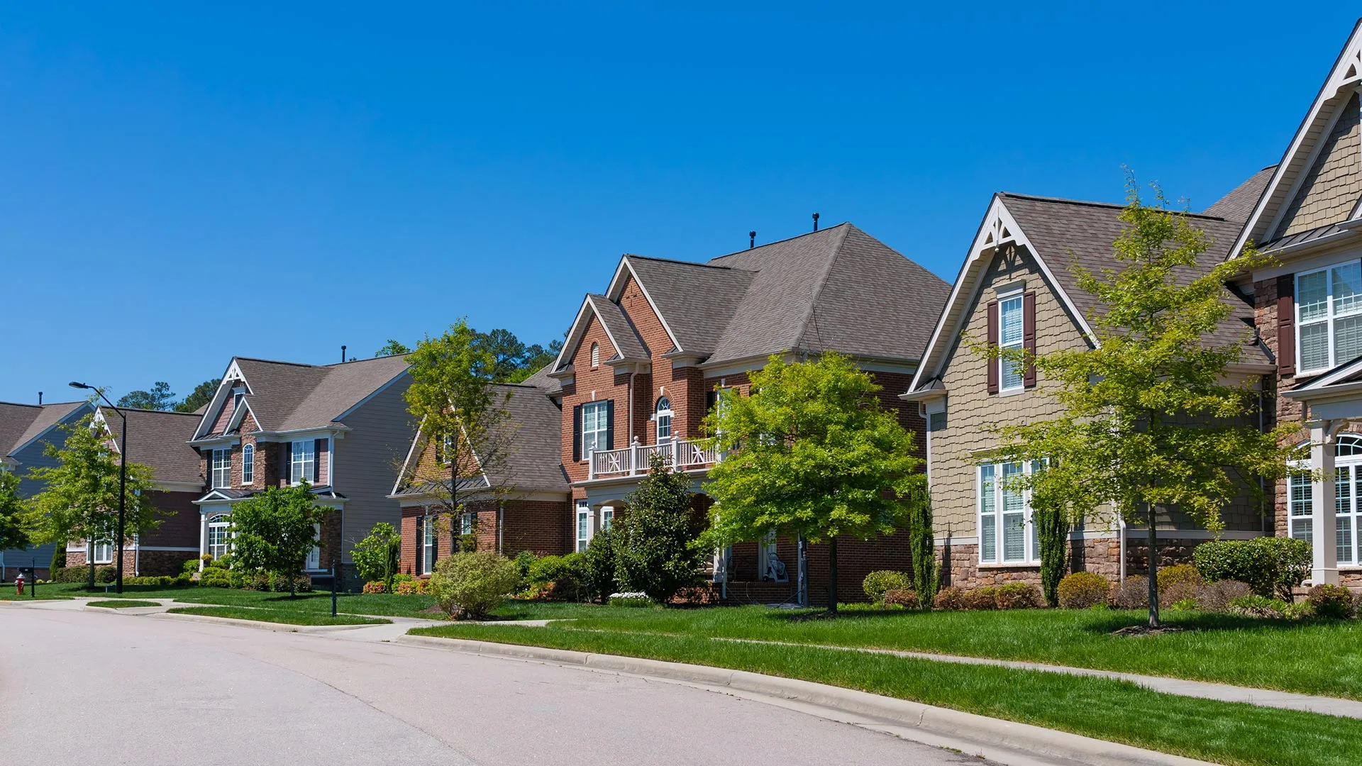 A neighborhood in Harleysville, PA with regular lawn and landscape services.